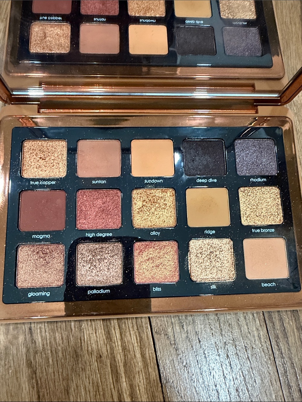 Eyeshadow Palette - Bronze & Warm Neutrals (16 Shades)